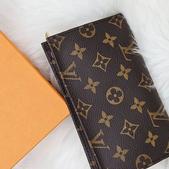 Louis Vuitton Monogram Toiletry Pouch 17 - Picture 17 of 17